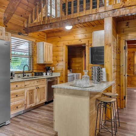 Dudley I By Avantstay Cosy Cabin W Hot Tub Incredible Views Pigeon Forge Kültér fotó