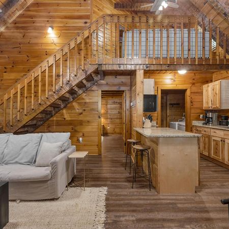 Dudley I By Avantstay Cosy Cabin W Hot Tub Incredible Views Pigeon Forge Kültér fotó